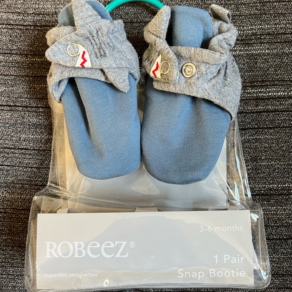 Robeez Snap Shark booties 3-6 months